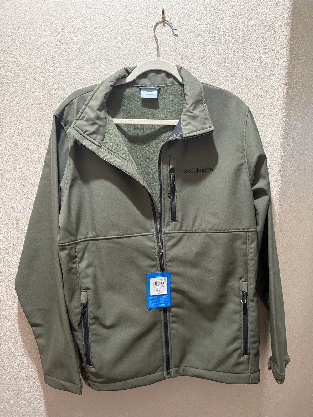 Columbia Men's Olive Softshell Jacket with Zippered Pockets